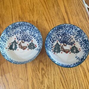 Set of two Tienshan Cabin in the Snow pattern bowls